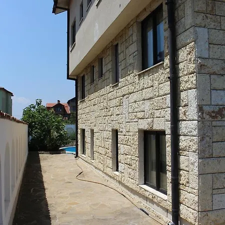 Iskr Bed & Breakfast Aheloy